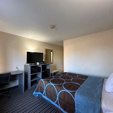 Super 8 By Wyndham Columbia Clark Lane Hotel Exterior photo