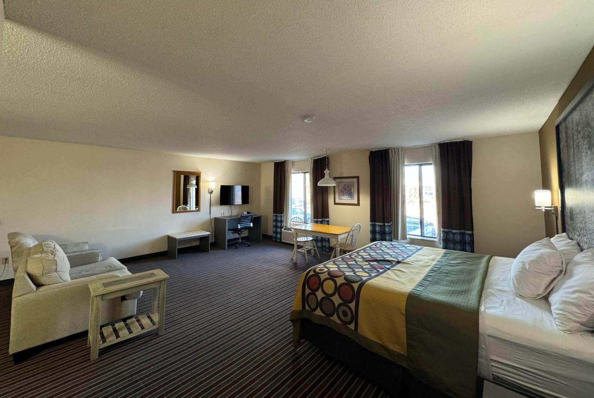 Super 8 By Wyndham Columbia Clark Lane Hotel Exterior photo